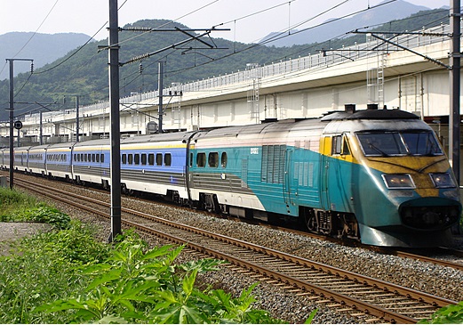 반세기가 넘게 시민의 발이 돼 준 새마을호가 내년에 퇴역할 예정이다. /사진=기차여행 블로거 유장환