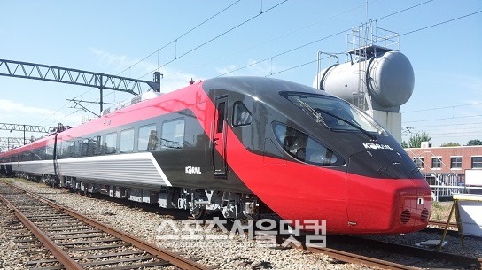 25일 코레일에 따르면 내년 상반기 새마을호가 퇴역하면 ITX-새마을이 이를 대체한다. /코레일 제공