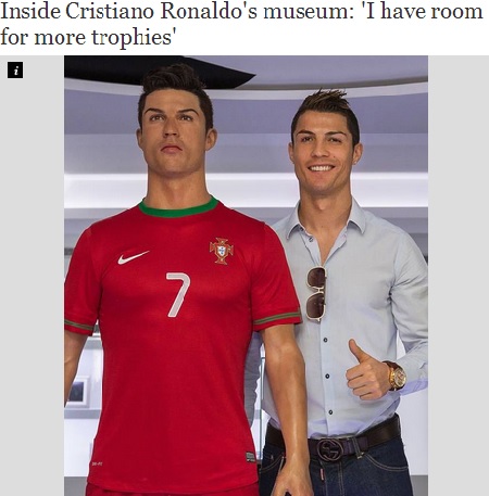 크리스티아누 호날두가 자신의 이름을 딴 박물관에 더 많은 트로피를 원한다고 26일 영국 매체인 인디펜던트가 밝혔다. 호날두가 박물관에서 포즈를 취하고 있다. / 인디펜던트 캡처