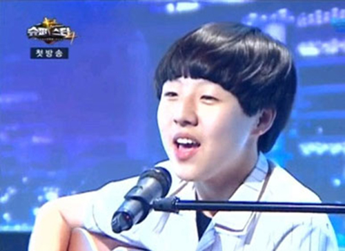 2012년 엠넷 슈퍼스타K4에 출연했을 때 유승우. 지금보다 더 앳된 외모가 눈길을 끈다. /엠넷 슈퍼스타K4 방송 캡처