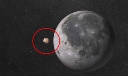 달과 거대 운석이 충돌하는 장면이 포착됐다. / 온라인 커뮤니티