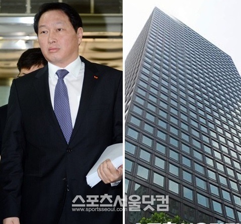 SK그룹의 주 계열사인 SK이노베이션의 해외 진출에 먹구름이 드리울 지 모른다는 전망이 일어나고 있다. 지난달 27일 최태원 회장의 형량이 징역 4년으로 확정됐기 때문이다. / 더팩트 DB