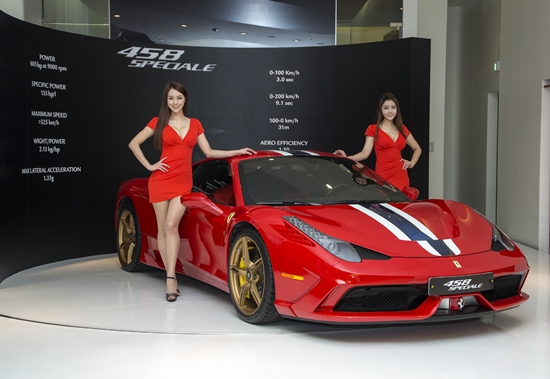 페라리는 13일 국내 시장에 458 스페치알레를 출시했다./페라리 제공