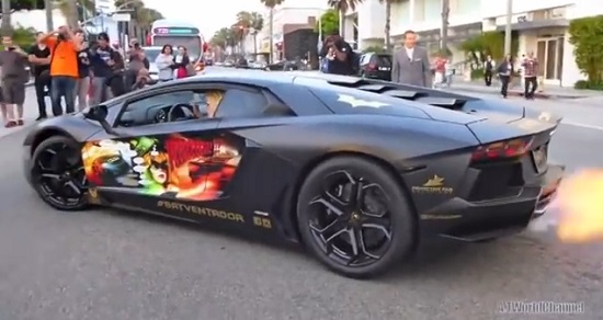 최근 유튜브에 불 뿜는 람보르기니라는 제목의 영상이 누리꾼들의 눈길을 끌고 있다. /유튜브 영상 캡처