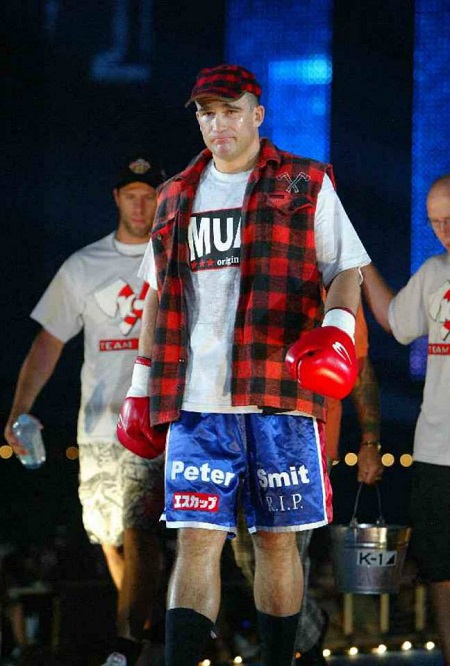 벌목꾼 피터 아츠는 언제나 붉은색 체크 모자와 재킷을 입고 경기장에 나타났다. / 피터 아츠 페이스북