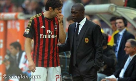 부임한지 얼마 안됐지만 벌써부터 클라렌스 셰도르프(오른쪽)의 경질설이 나돌 정도로 최근 AC 밀란의 분위기는 좋지 않다. / AC 밀란 홈페이지