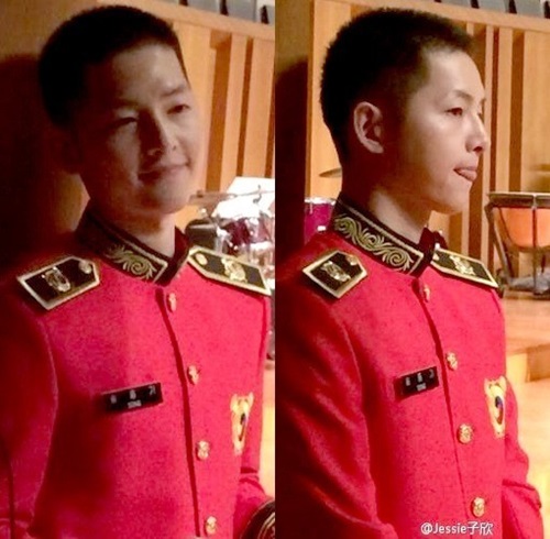 군 복무 중인 배우 송중기의 최근 모습이 공개됐다. / 중국 웨이보