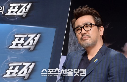 배우 류승룡이 영화 표적을 위해 45년 만에 복근을 만든 사연을 공개했다. / 문병희 기자