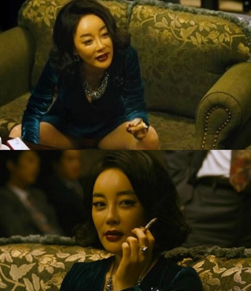 김혜은이 영화 범죄와의 전쟁에서 보여준 파격적인 연기로 누리꾼들의 시선을 끌고 있다. / 영화 범죄와의 전쟁 화면 캡처