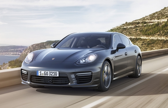 포스쉐가 27일 국내 시장에 파나메라 터보 S를 출시했다./포르쉐 제공