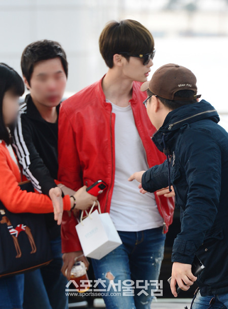 선물은 다음에./김슬기 인턴기자