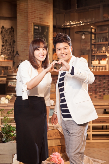 세대별 연애 이야기를 콘셉트로 한 tvN 토크쇼 로맨스가 더 필요해가 지난달 22일 첫 회를 시작, 매주 수요일 오후 11시로 방송 시간을 변경했다./CJ E&M제공