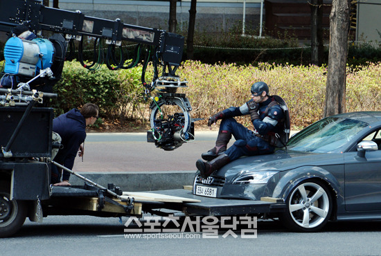 4일 오후 서울 상암동 디지털미디어시티(DMC)에서 할리우드 영화 ‘어벤져스: 에이지 오브 울트론’(이하 어벤져스2) 촬영이 진행됐다./ 사진=김슬기 기자
