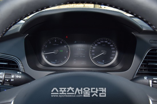 평균속도 70km로 해안도로와 고속도로를 약 120km를 주행했을 때 9.2km/ℓ의 연비가 나왔다.