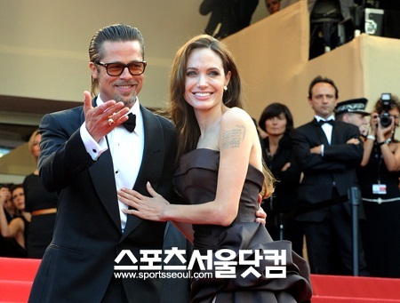 배우 브래드 피트(왼쪽)와 안젤리나 졸리는 스타 매거진을 통해 커플문신을 하기로 했다고 밝혔다. /더팩트DB