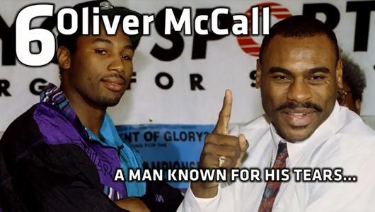 올리버 맥콜(오른쪽)이 현역 시절 레녹스 루이스와 대결 전 이야기하고 있다. / 유로스포트 캡처