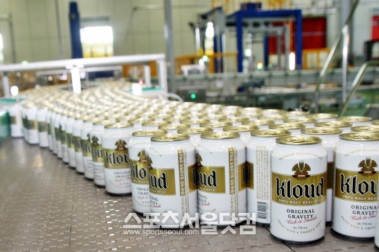 롯데주류 클라우드 맥주 가격이 공개됐다. 클라우드의 가격은 국산 맥주 카스, 하이트보다 16% 이상 높게 책정됐다./롯데주류 제공