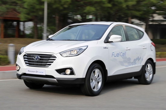 현대자동차가 17일 투싼 수소연료전지차를 공개했다./현대차 제공
