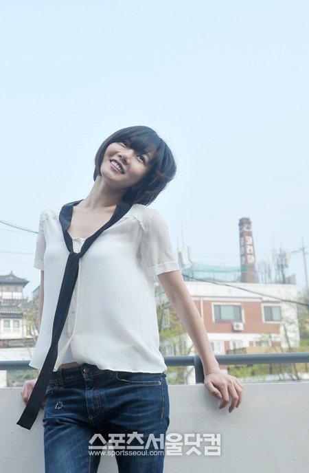 배우 배두나가 2년 만에 국내 영화 도희야로 스크린에 컴백한다./더팩트DB