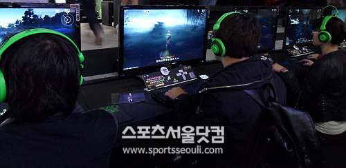 지난 24일 헌법재판소가 셧다운제 합헌 결정을 내린 가운데 게임업체의 불안이 증폭되고 있다. 모바일게임 역시 2015년 5월 셧다운제 도마에 오를 예정이다./김연정 기자