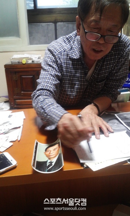 관상가 신기원 씨가 정치인의 관운에 대해 설명하고 있다./김경민 인턴기자