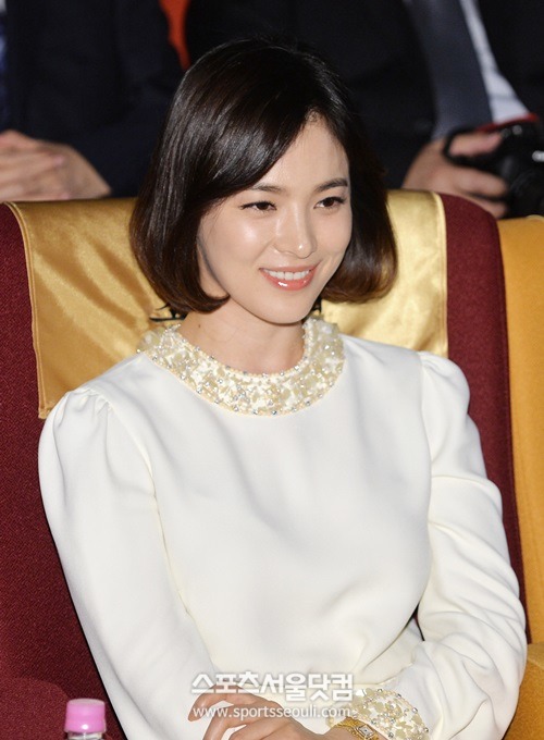 배우 송혜교가 영화 태평륜을 들고 올해 칸 국제영화제를 방문해 국외 영화관계자들과 만난다./더팩트DB