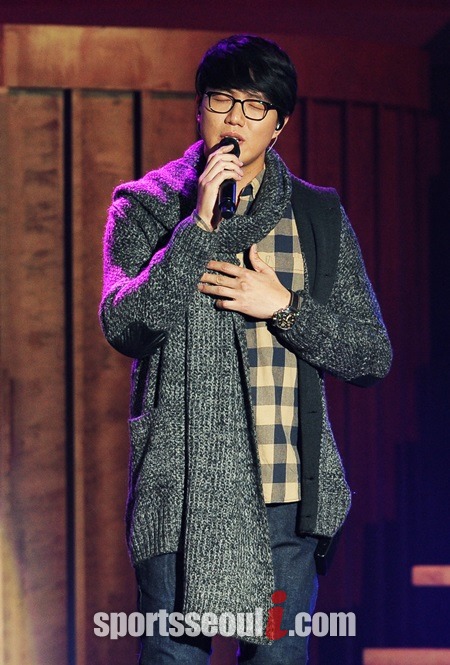 성시경이 잦은 흡연과 음주로 목소리가 예전과 달라졌다고 밝혔다. /조재형 기자