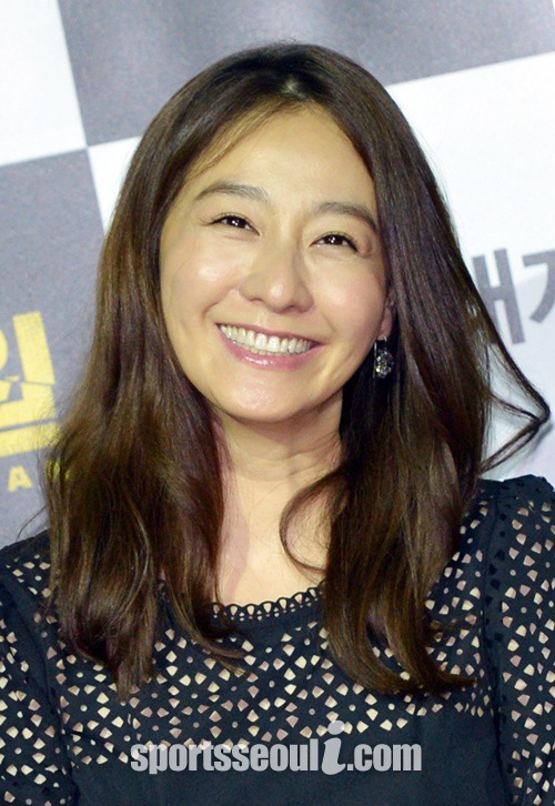 배우 이미연이 여객선 세월호 침몰 사고 피해를 본 안산 단원고 학생들을 위해 유니세프에 1억 원을 기부했다./더팩트DB