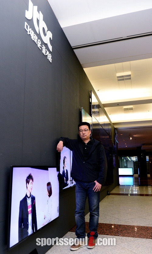 조승욱 PD가 히든싱어처럼 창의적인 프로그램이 나올 수 있는 JTBC만의 시스템을 설명하고 있다./김슬기 인턴기자