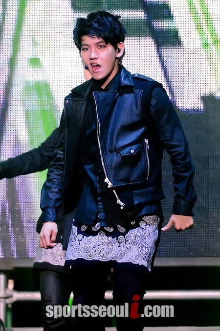 엑소 백현 생일 선물 소식에 네티즌들의 관심이 쏠리고 있다. / 더팩트 DB