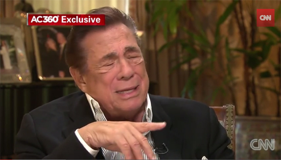 LA 클리퍼스의 구단주 도널드 스털링이 인종 차별 발언과 관련해 벌금 250만 달러와 함께 영구 제명 처분을 받았다. / 유튜브 캡처