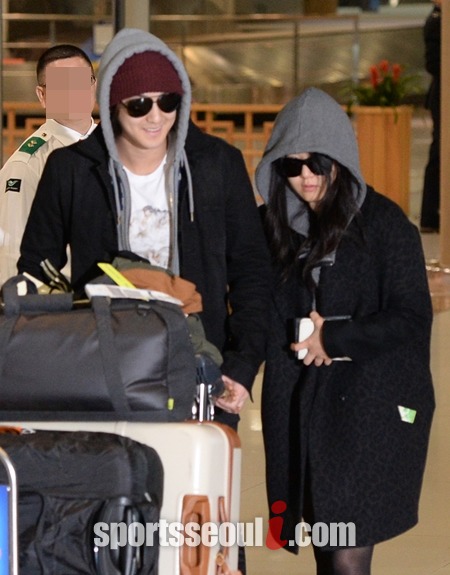 배우 김범(왼쪽)과 문근영이 7개월 열애에 마침표를 찍고 동료 사이로 돌아갔다./이효균 기자