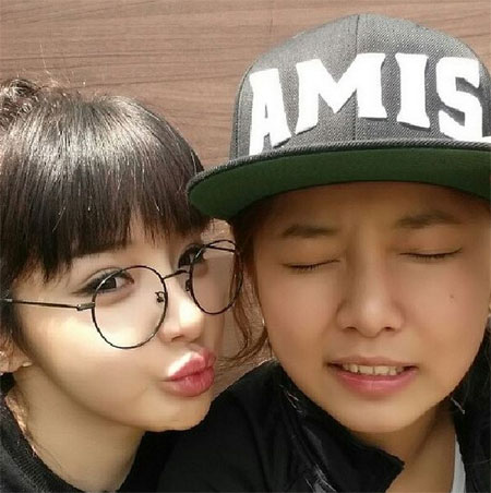 룸메이트 박봄이 송가연과 함께 찍은 사진을 공개했다. / 박봄 인스타그램