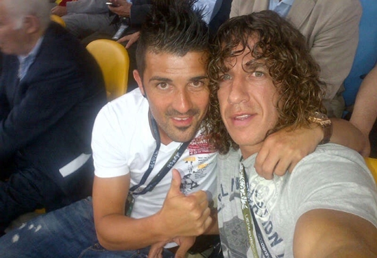 스페인 국가대표팀을 이끌었던 다비드 비야(왼쪽)와 카를레스 푸욜. 비야는 여전히 그라운드에 남아 있지만 푸욜은 은퇴를 선언했다. / 다비드 비야 트위터