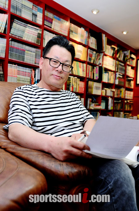 박인권 작가가 오는 26일부터 <더팩트>에서 새 만화 지구대를 연재한다./ 김슬기 인턴기자