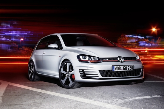 폭스바겐이 2014 부산모터쇼에서 최초로 공개되고 올해 말 국내 시판 예정인 골프 GTI의 TV CF를 26일 공개했다./폭스바겐 제공