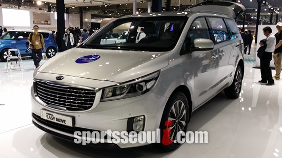 기아자동차가 2014 부산 모터쇼에서 올 뉴 카니발을 출품했다./부산=황준성 기자