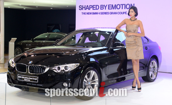 BMW 코리아가 2014 부산 모터쇼에서 뉴 4 420d xdrive를 국내 최초로 공개했다./부산=남윤호 기자
