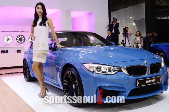 BMW는 2014 부산 모터쇼에서 M3를 국내 최초로 선보였다.
