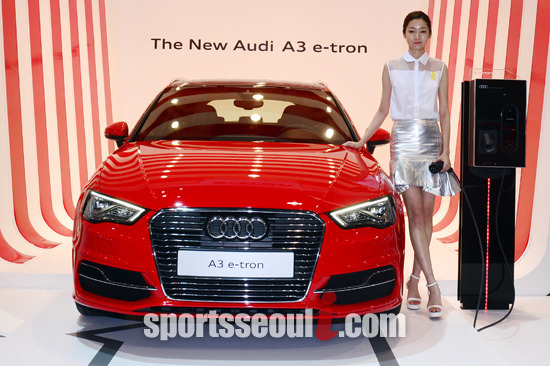 아우디가 2014 부산 모터쇼에서 A3 스포트백 e-트론을 국내 시장에 처음 소개했다./부산=남윤호 기자