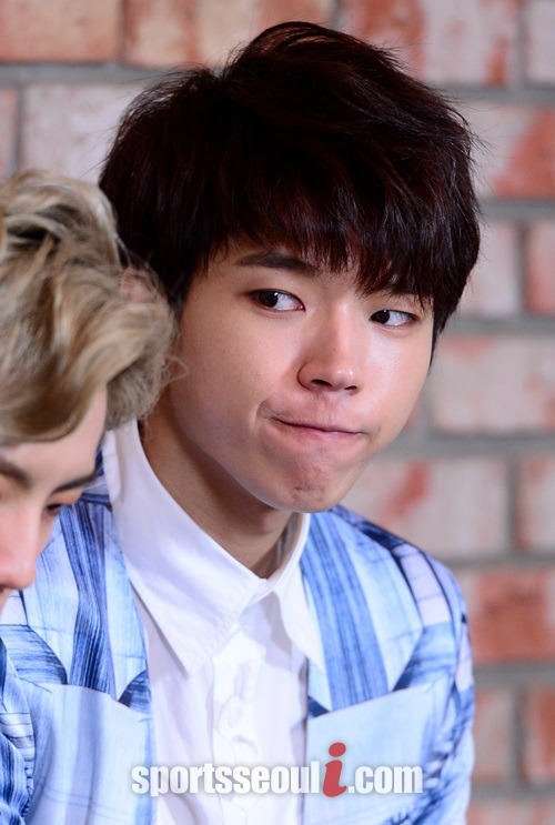 인피니트 우현이 3일 빗길 교통사고를 당해 팬들을 안타깝게 하고 있다. /김슬기 기자