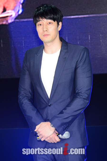 깔끔한 수트 패션을 보여준 소지섭./남윤호 기자