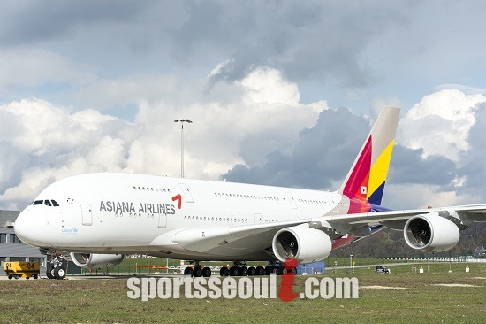 아시아나항공이 안전 규정을 위반, 국토부로부터 사이판 노선 운항 정지 처분을 받았다. / 더팩트 DB