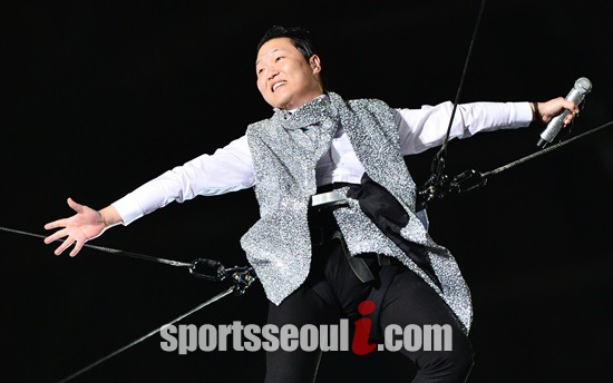 싸이가 강남스타일의 표절 소송에서 이겼다. /배정한 기자