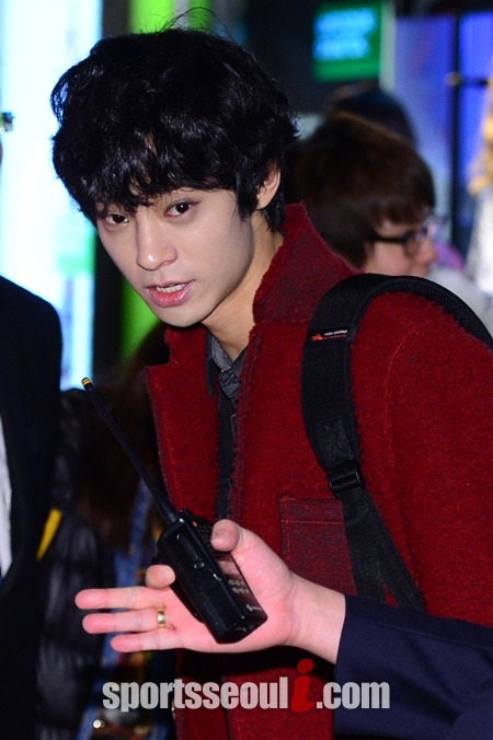 가수 정준영 측이 신곡 뮤직비디오 현장을 불법으로 촬영하고 녹취한 일부 팬들에게 법적으로 대응할 것을 시사했다./남윤호 기자