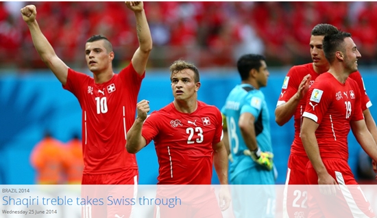 세르단 샤키리(가운데)가 26일 마나우스 아레나 아마조니아에서 열린 2014 브라질 월드컵 조별리그 E조 3차전 온두라스와 경기에서 해트트릭을 기록했다. 사진은 경기가 끝난 뒤 동료들과 경기장을 찾은 스위스 팬들에게 인사를 하는 샤키리./국제축구연맹 홈페이지