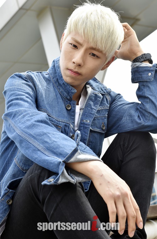 맏형 디노는 최강 동안으로 팀에서 아빠 같은 임무를 맡고 있다. /최진석 기자