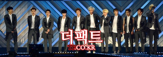 엑소가 멤버 크리스의 이탈로 문제를 빚었지만 11명 멤버로 활동하고 있다. /이새롬 기자