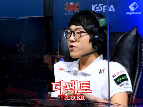 KT롤스터 애로우즈의 정글러 카카오 이병권(사진). 이병권은 기막힌 역갱킹으로 상대의 전략을 오히려 기회로 삼았다./용산=김연정 기자