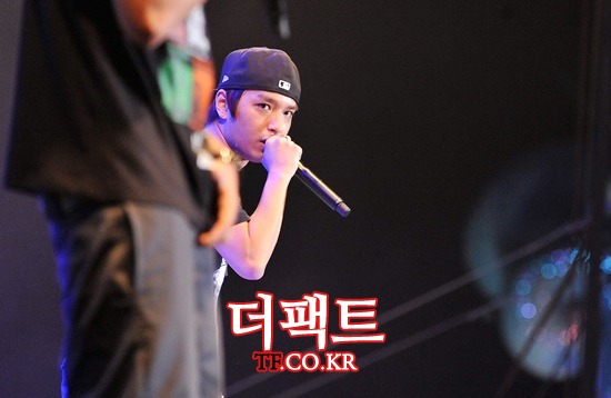 쌈디가 라디오 생방송에서 막말을 해 논란을 일으켰다. /문병희 기자